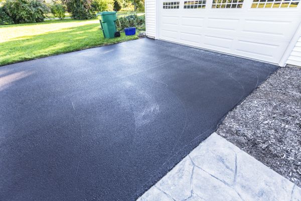 Cost of Blacktop Driveway Service in Waco